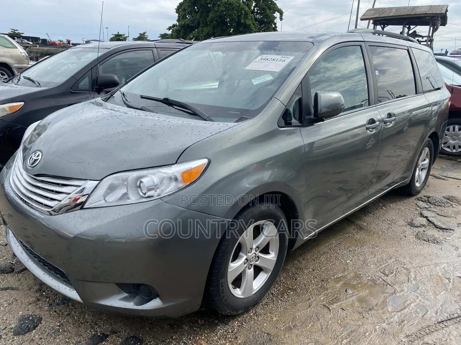 Toyota Sienna LE AWD 7-Passenger 2013 Silver