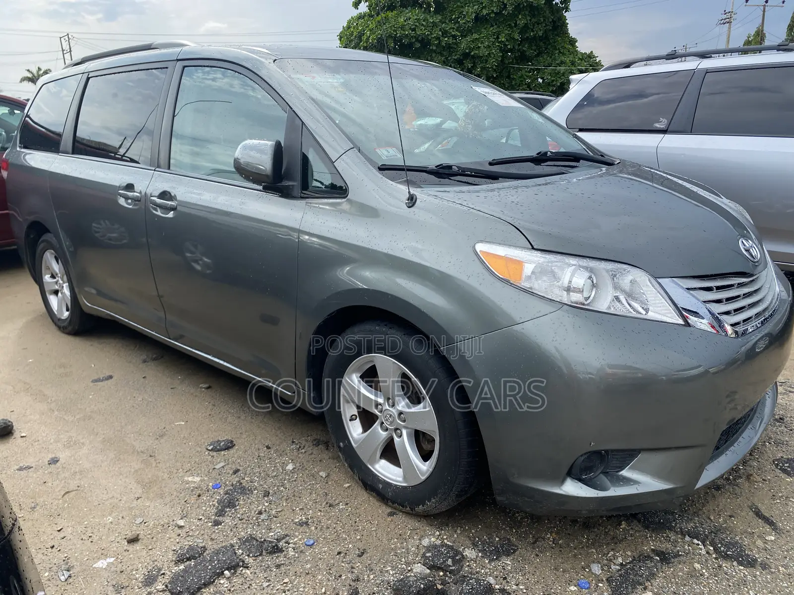 Toyota Sienna LE AWD 7-Passenger 2013 Silver