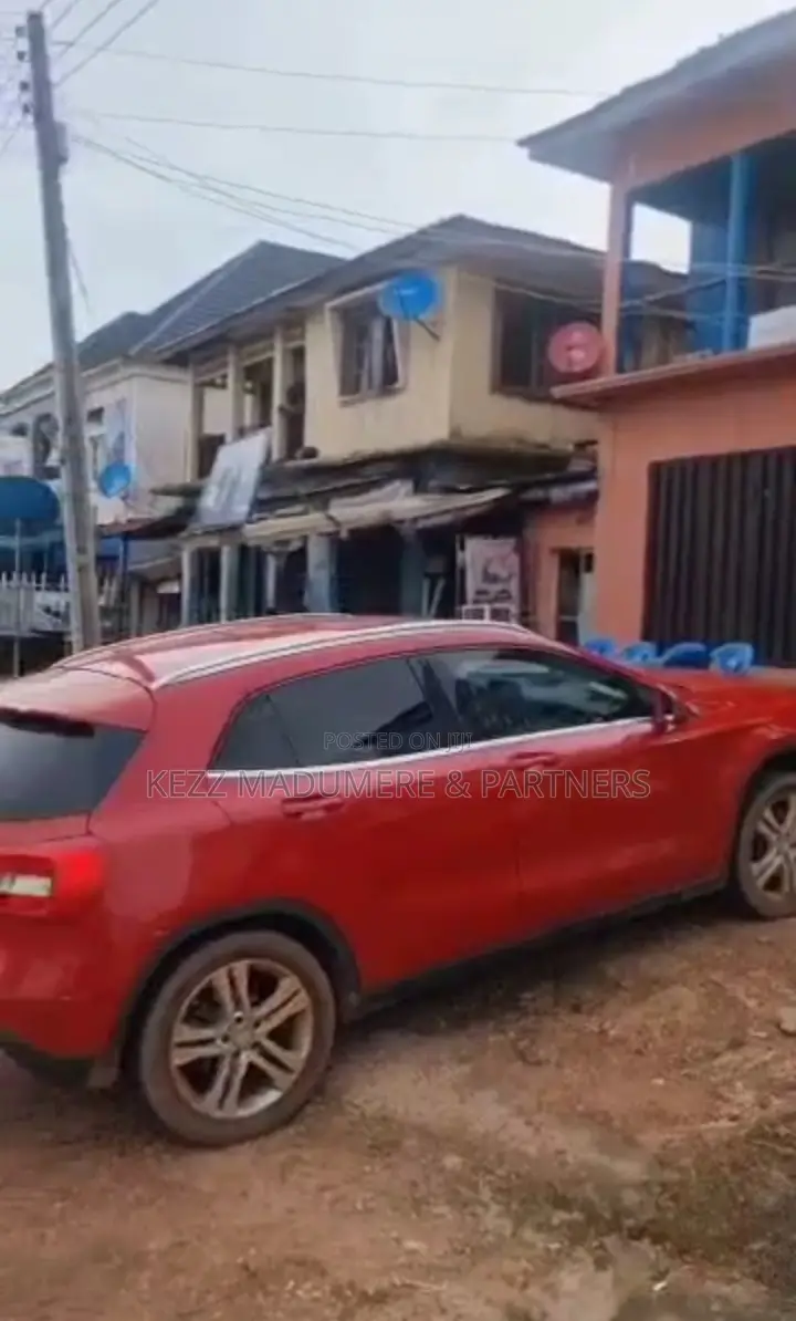 8bdrm Duplex in Zik Avenue , Uwani , for sale