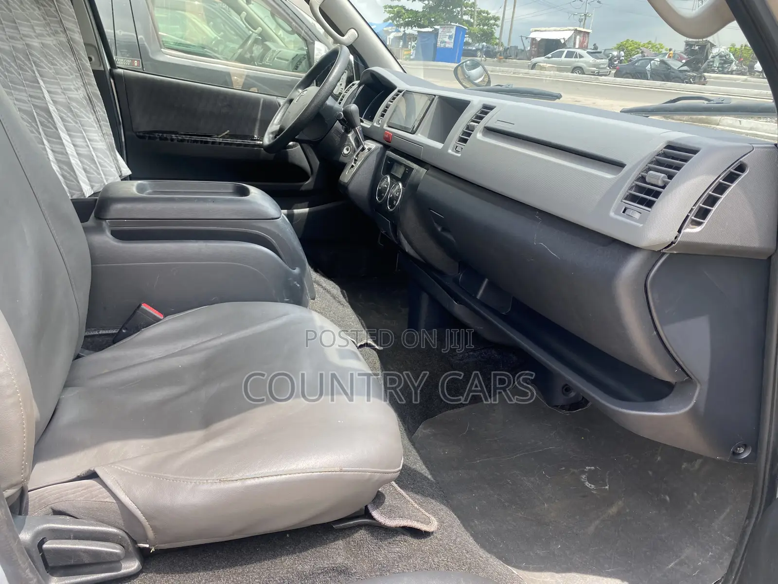 Toyota HiAce 2013 Silver
