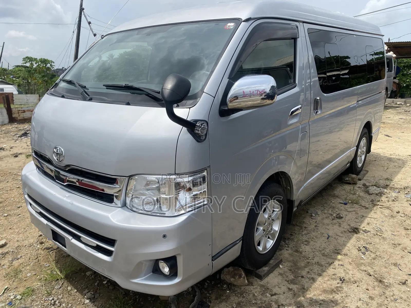 Toyota HiAce 2013 Silver