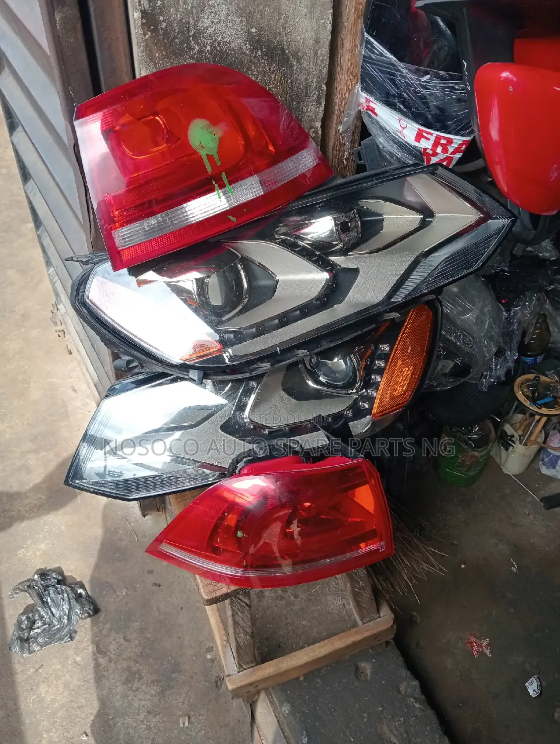 Set Of Head Light Touareg 2013
