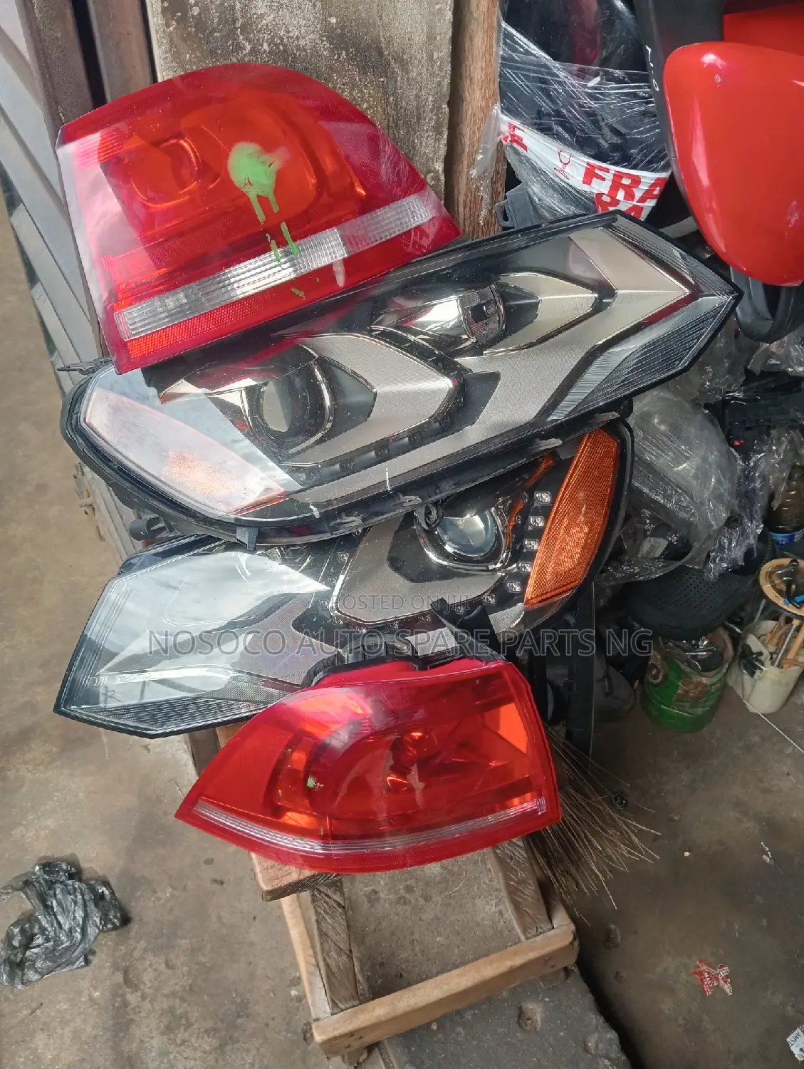 Set Of Head Light Touareg 2013