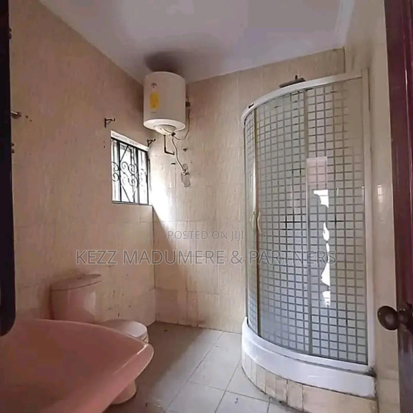 5bdrm Bungalow in Iwofe Road , Port for sale