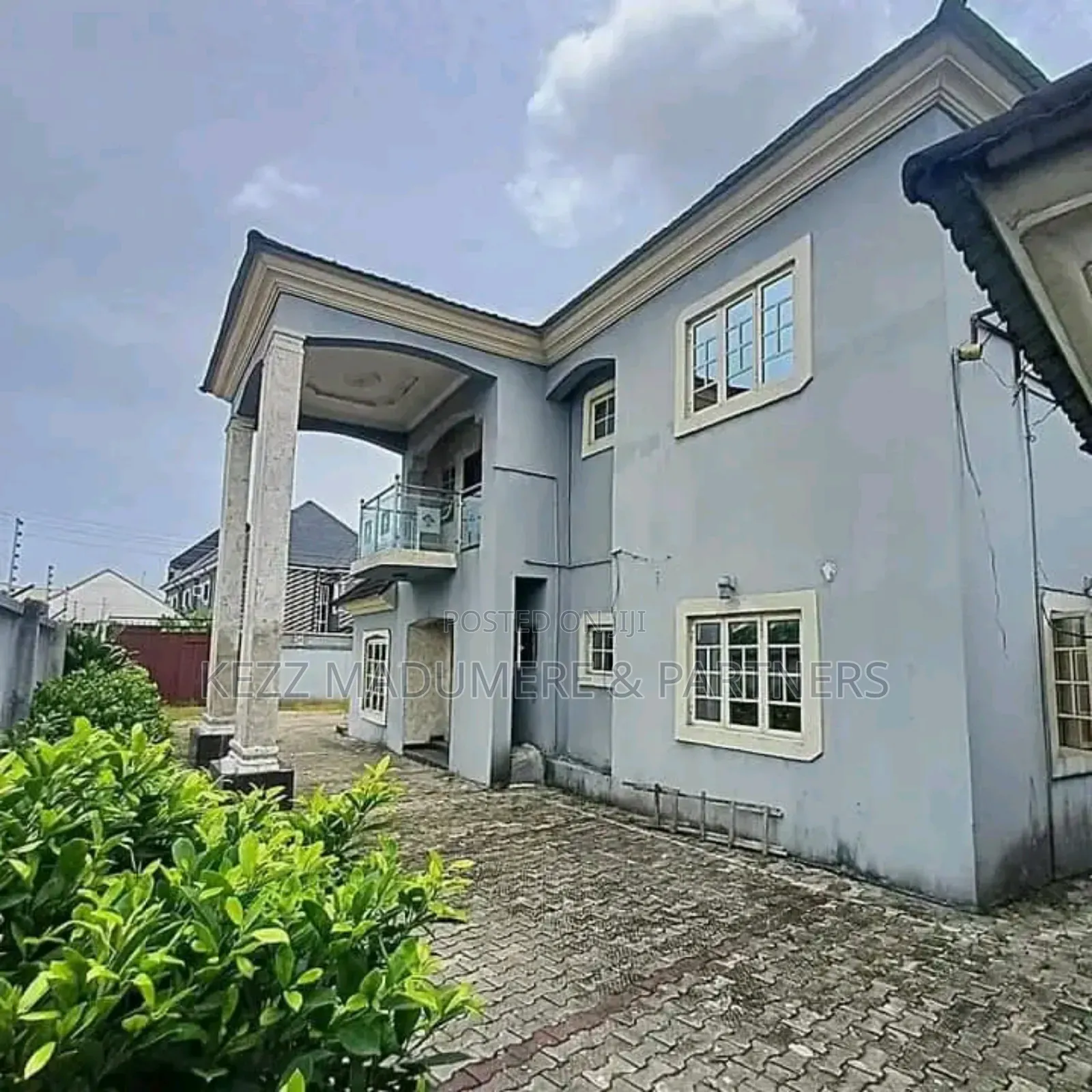 5bdrm Bungalow in Iwofe Road , Port for sale