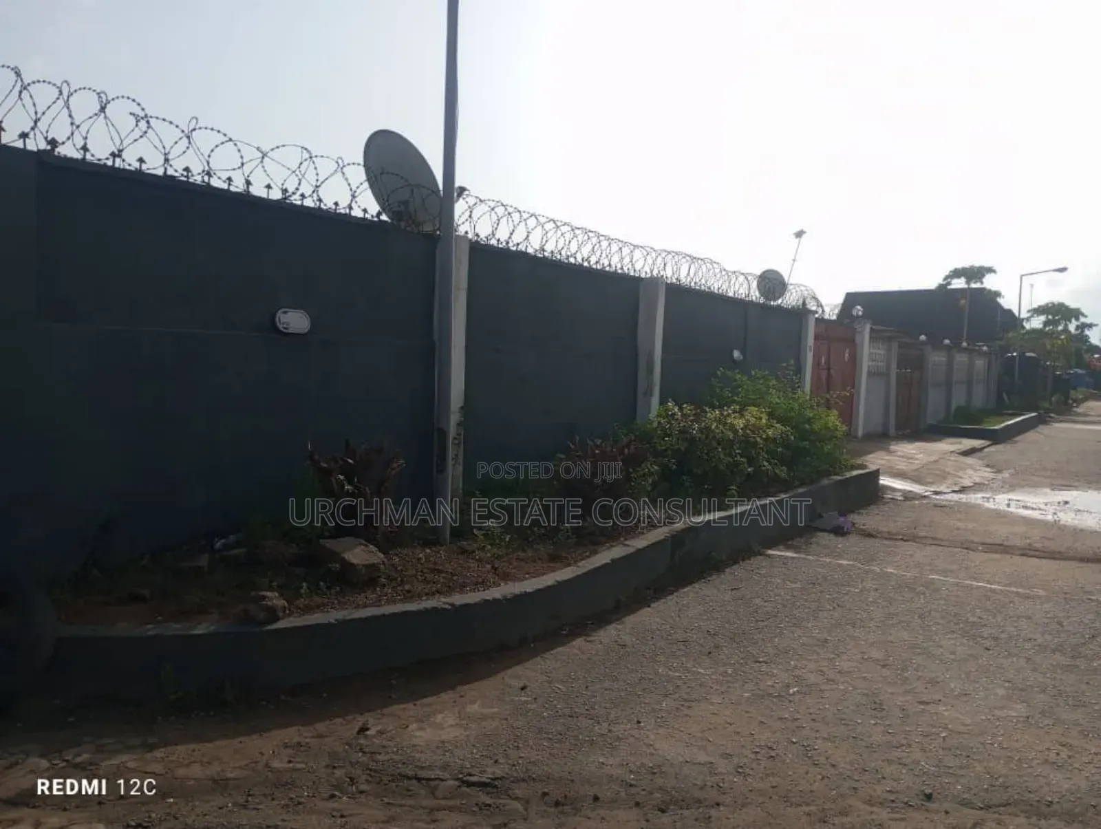 4bdrm Bungalow in Satellite Town Close for sale