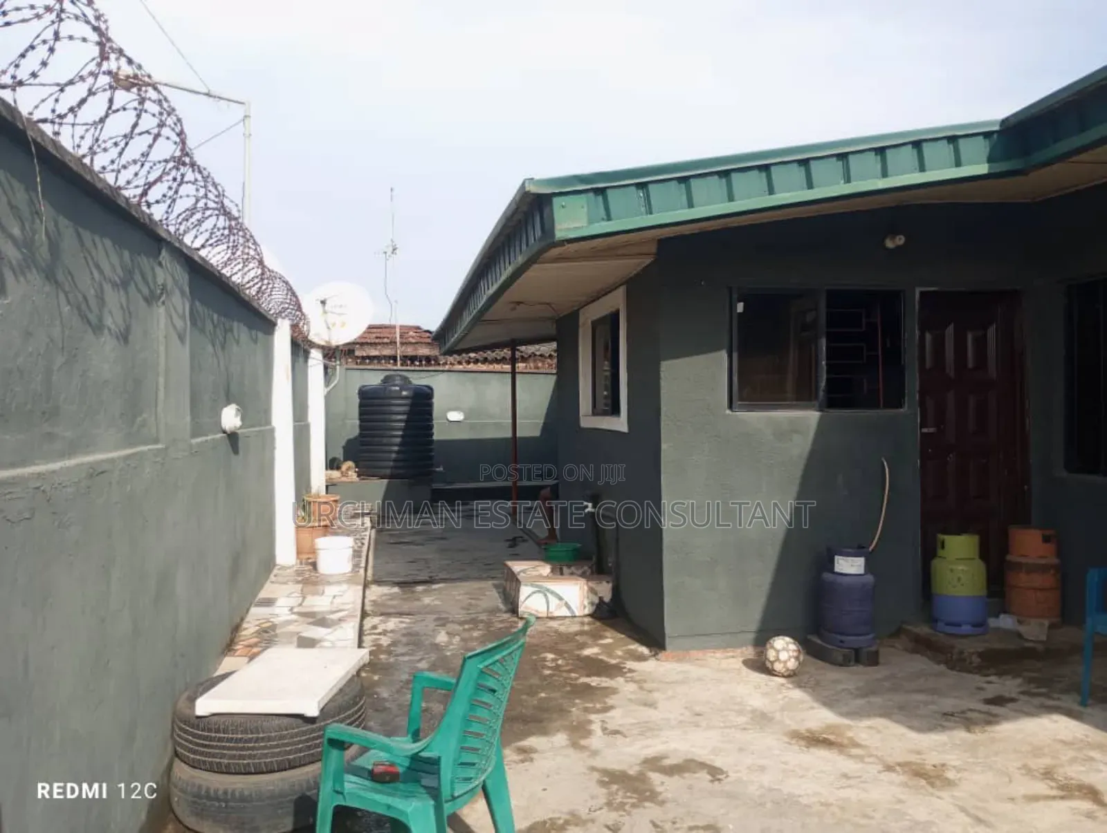 4bdrm Bungalow in Satellite Town Close for sale