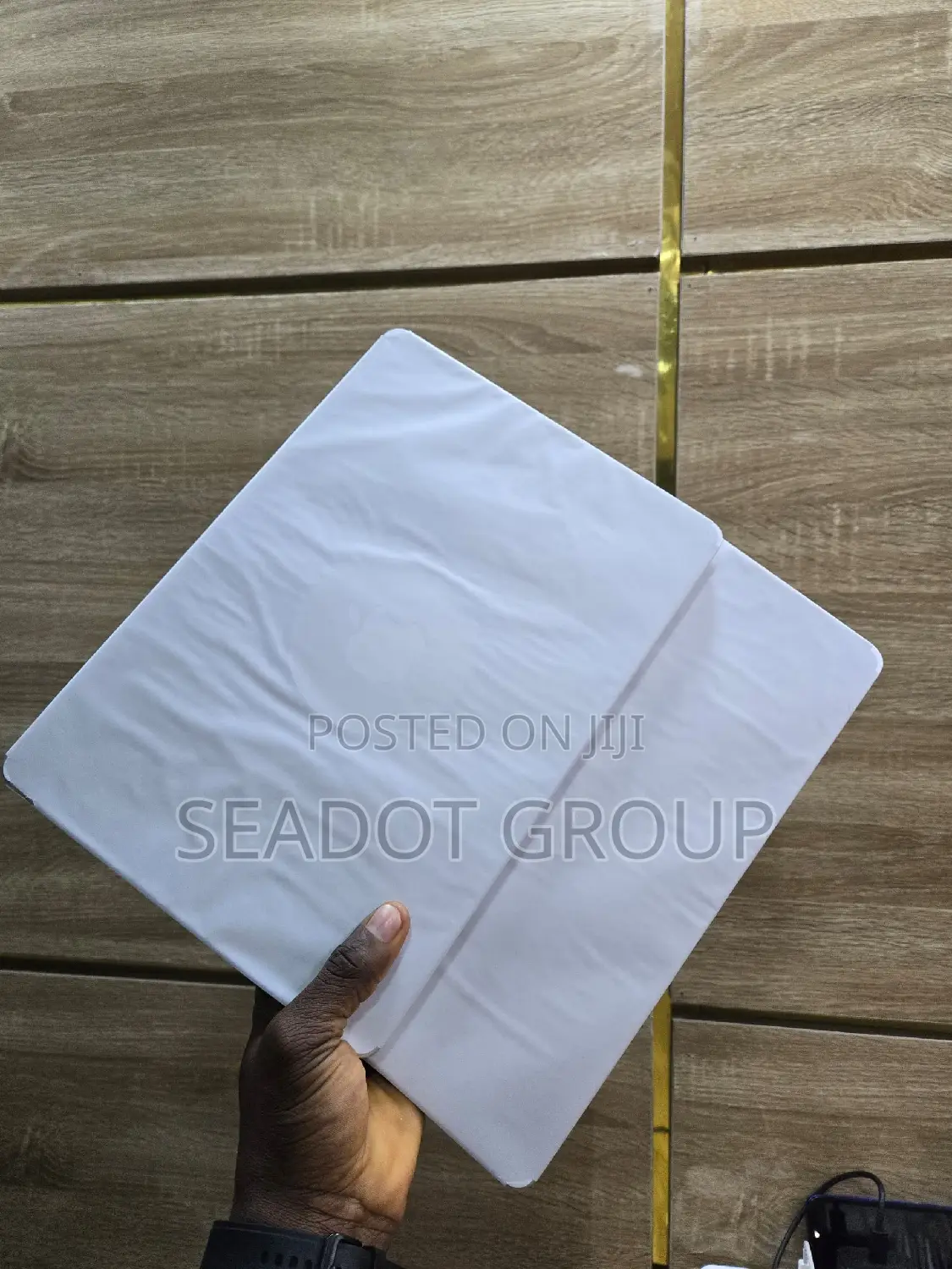 New Laptop Apple MacBook Air 2022 M2 8GB Apple M2 SSD 256GB