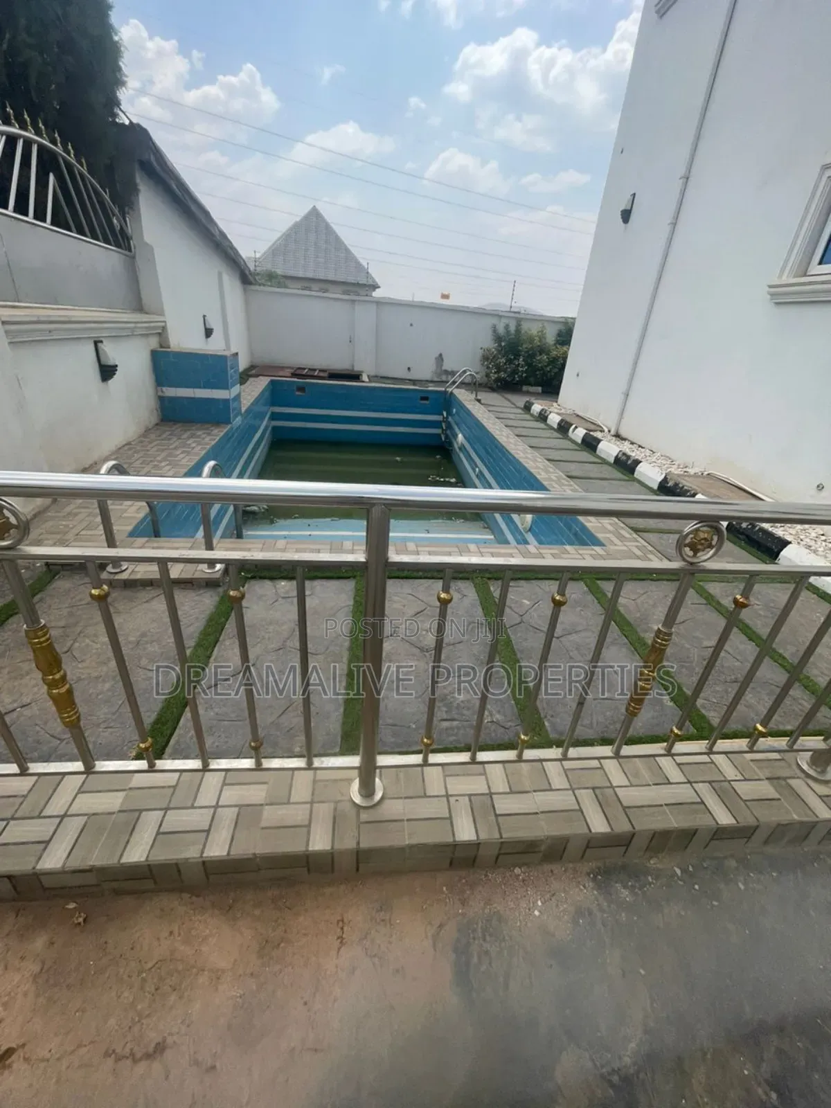4bdrm Duplex in Dawaki for sale