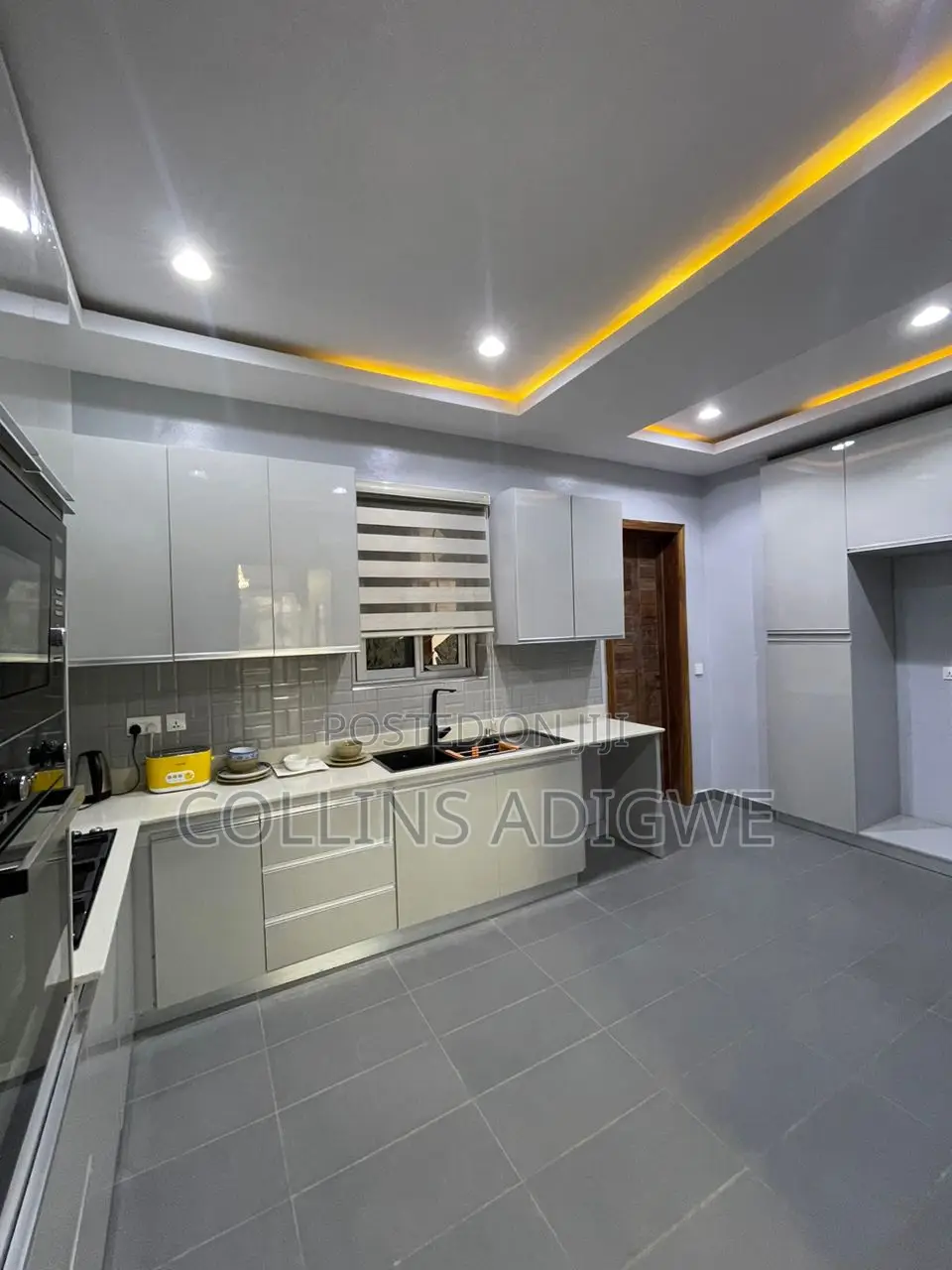 4bdrm Maisonette in Lekki Phase 1 for sale