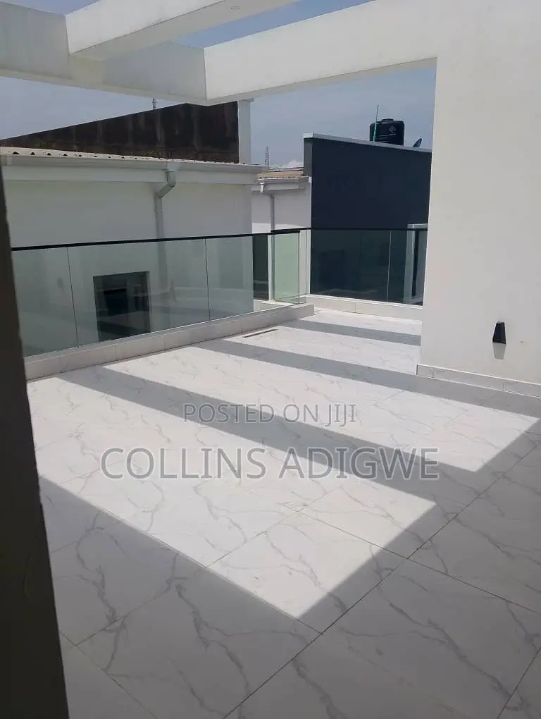 5bdrm Duplex in Lekki Phase 1 for sale
