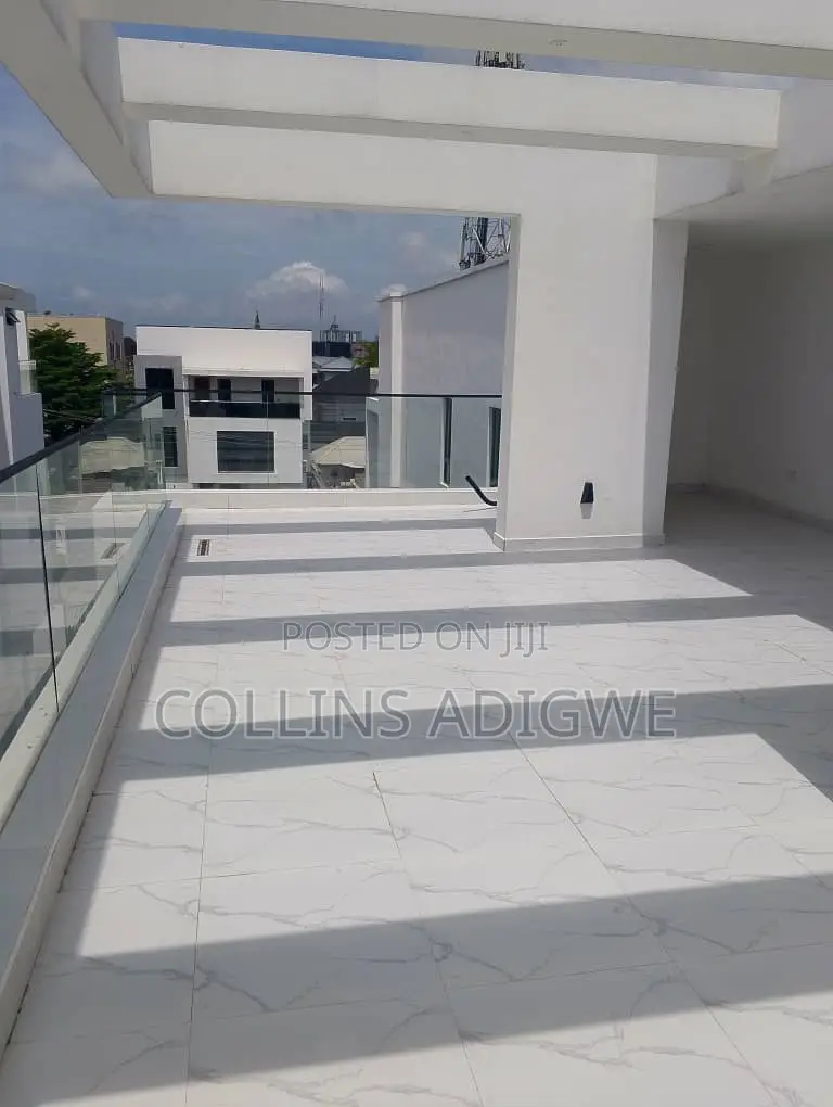 5bdrm Duplex in Lekki Phase 1 for sale