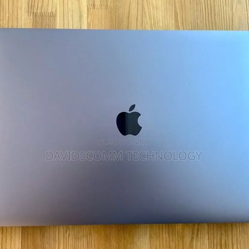 Laptop Apple MacBook Pro 2018 16GB Intel Core I7 SSD 512GB