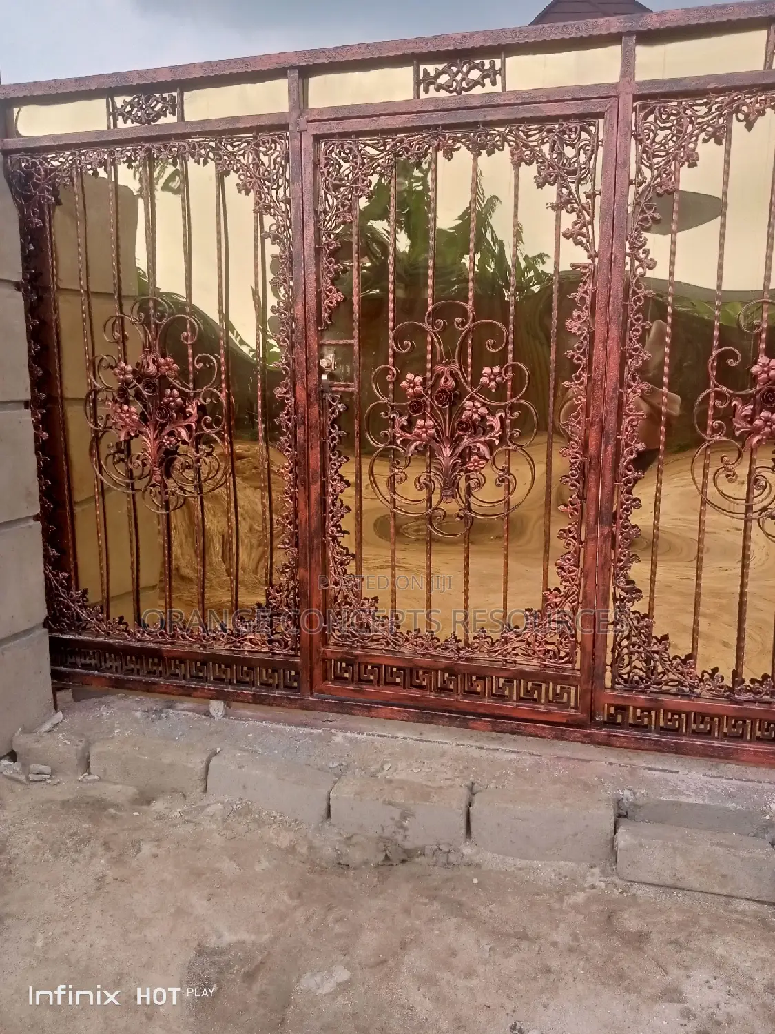 Pure Wrought Iron Gate With Gold Plate Built
