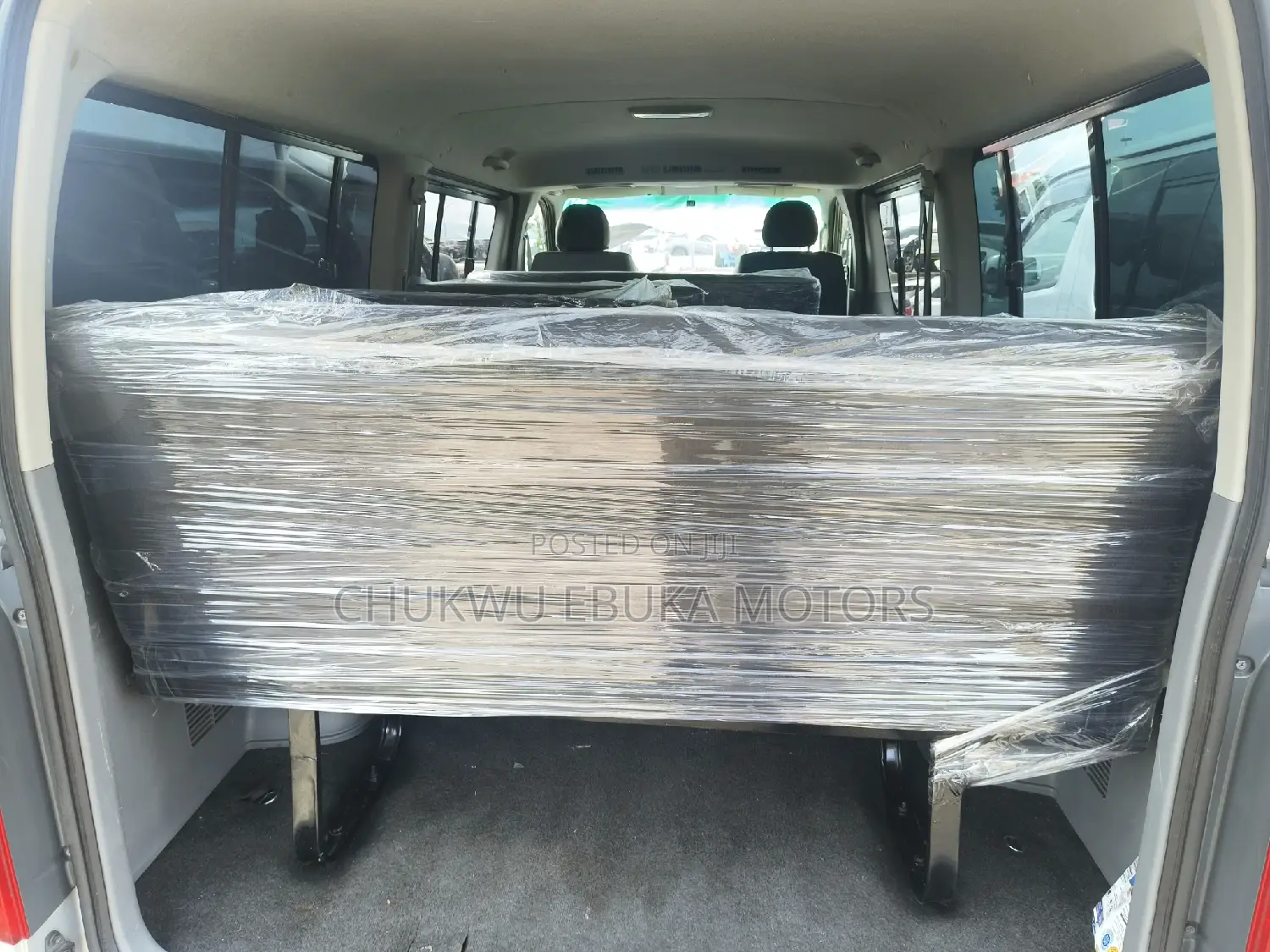 Toyota HiAce 2013 Silver