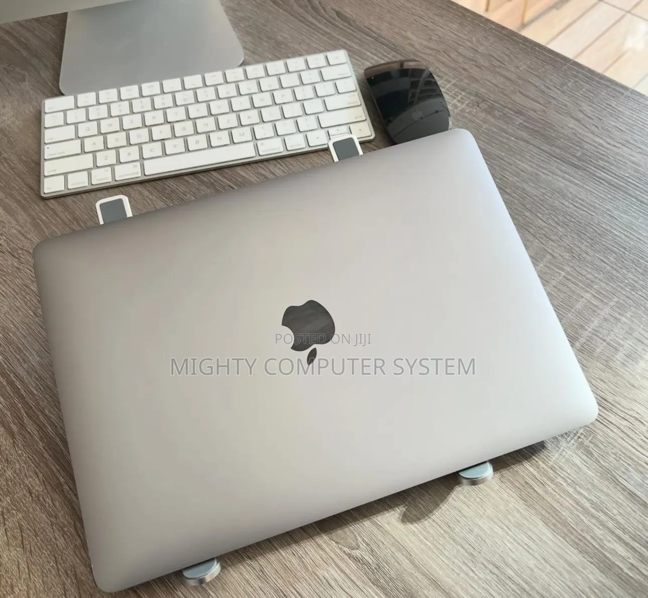 Laptop Apple MacBook Pro 2017 8GB Intel Core I5 SSD 256GB