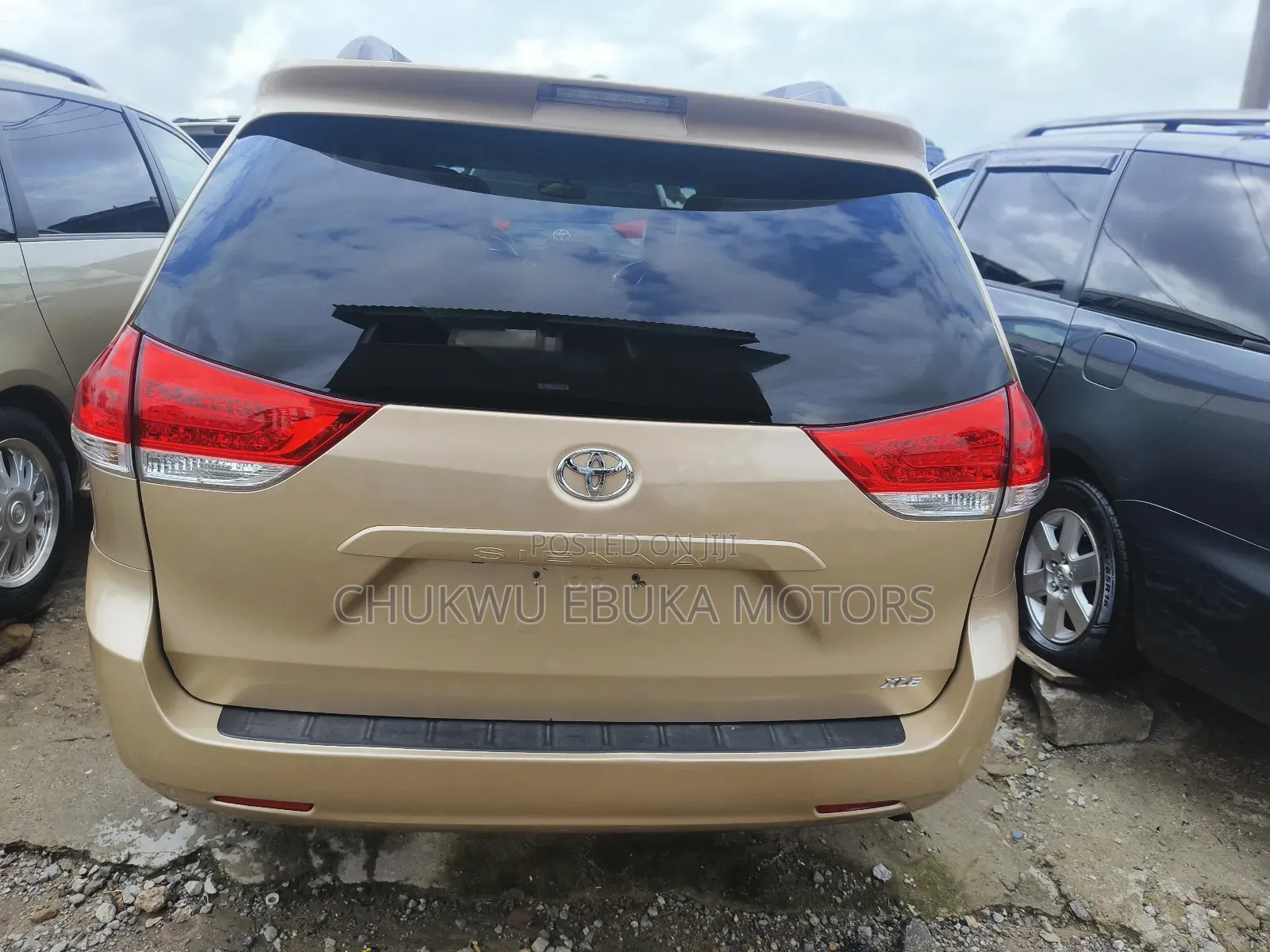 Toyota Sienna XLE 7 Passenger Mobility 2012 Gold