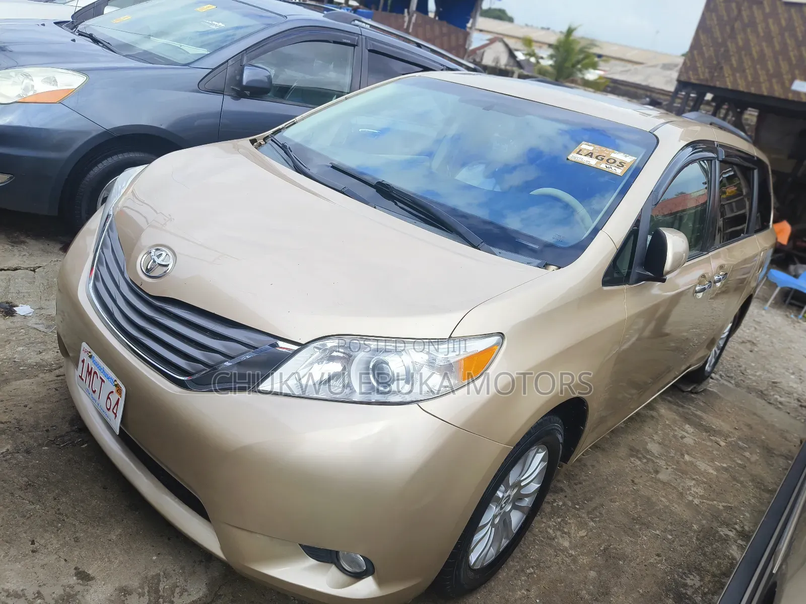 Toyota Sienna XLE 7 Passenger Mobility 2012 Gold