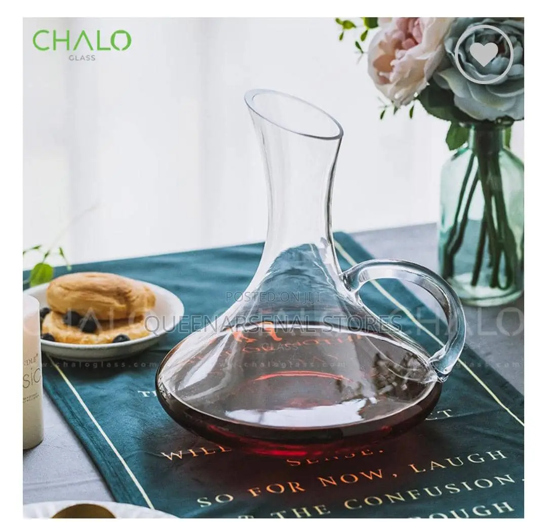Wine Decanter With Handle Beveled Mouth 1650ML