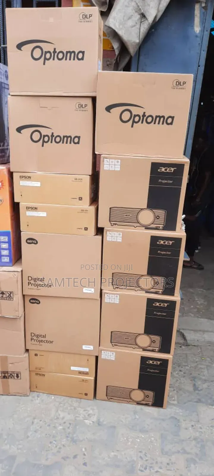 Brand New Optoma 4000 Lumens For Classroom N Conference Room