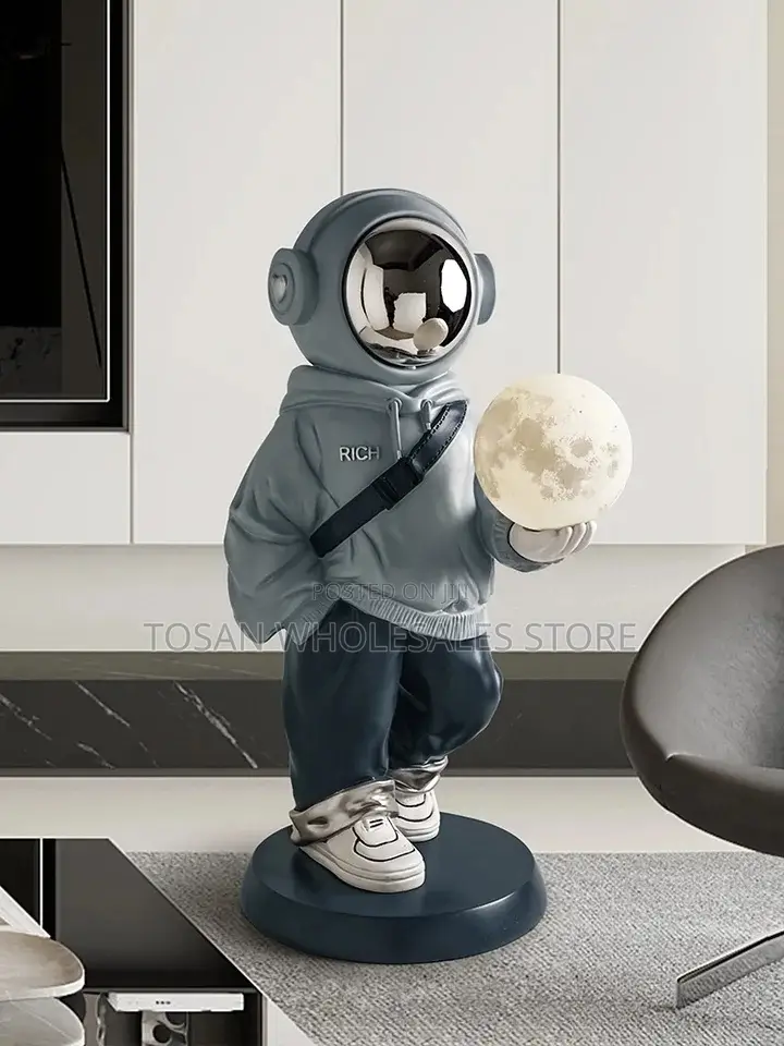 ‘Kanye West’ Floor Lamp