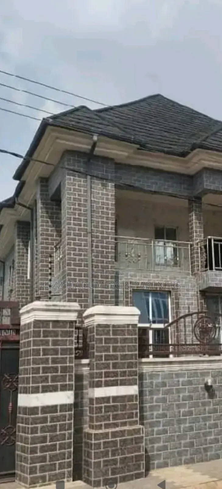 6bdrm Duplex in Akanawu Estate , for sale