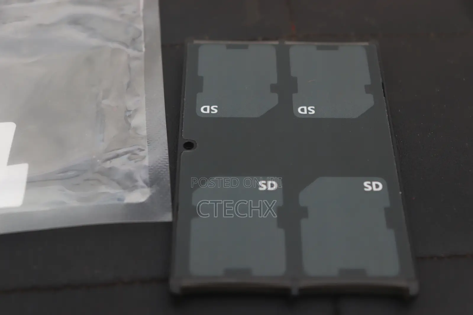 Protective Memory Card Holder - Storage 4 SD Cards