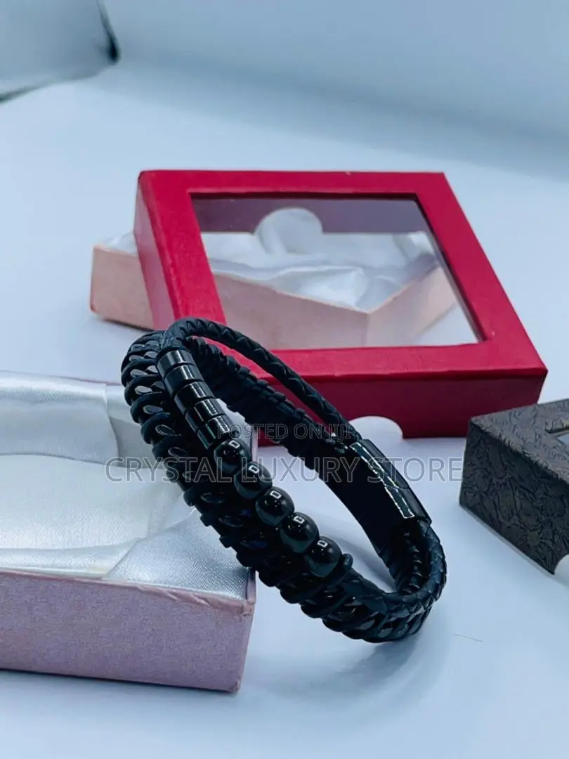 Top Quality Luxury Hand Bracelet Comes With Box