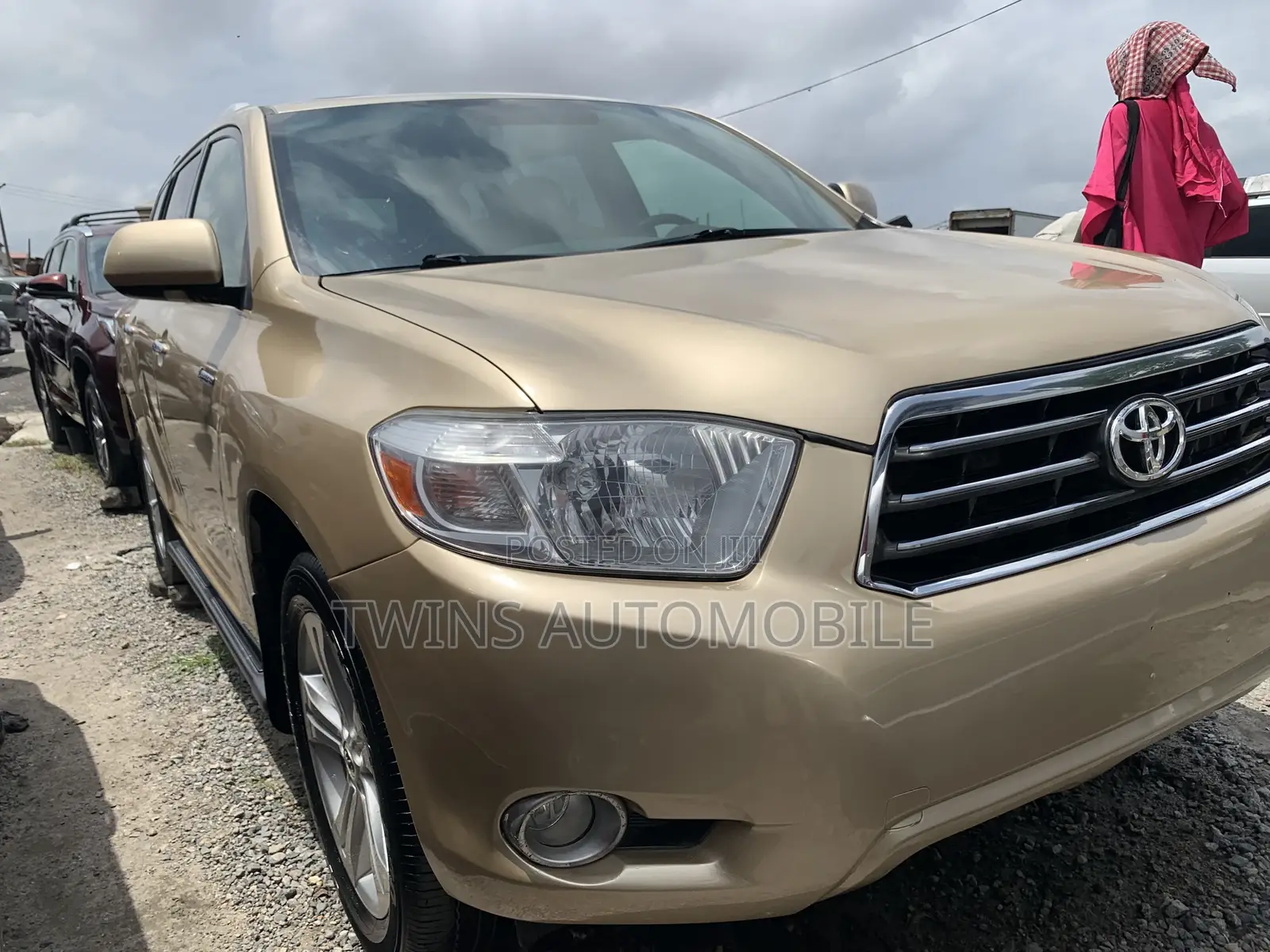 Toyota Highlander Limited 2010 Gold