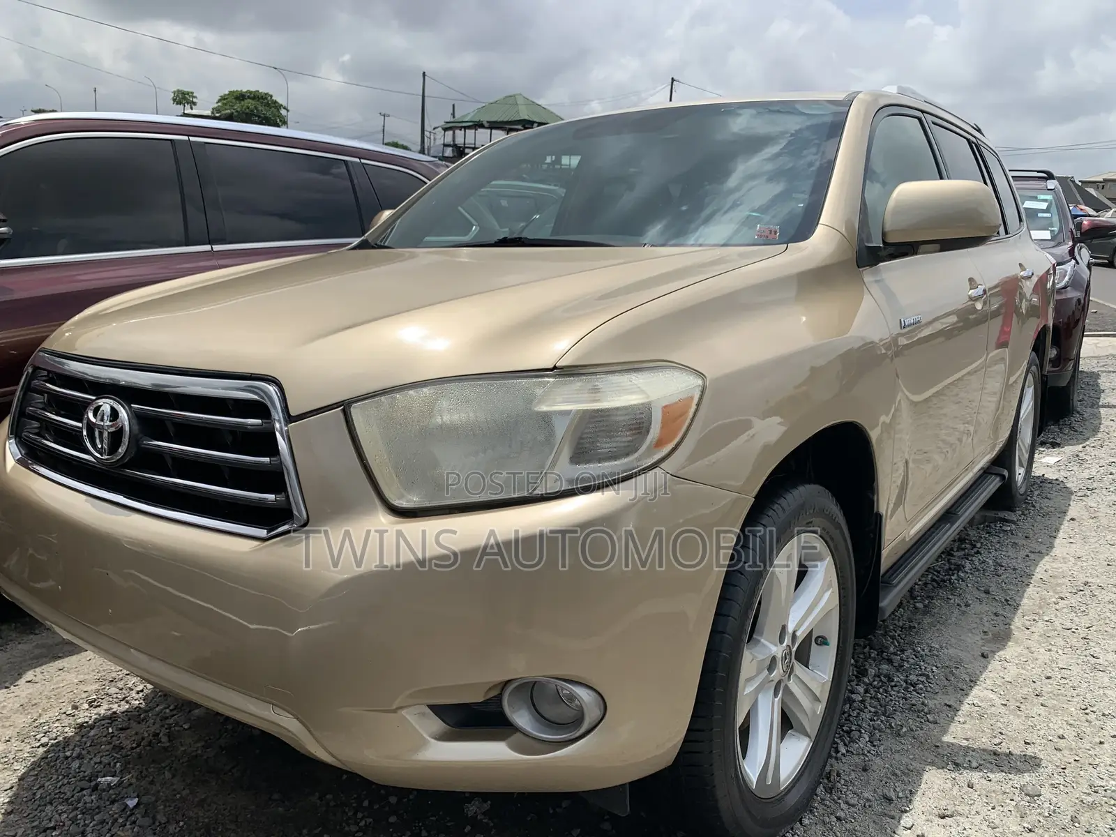 Toyota Highlander Limited 2010 Gold