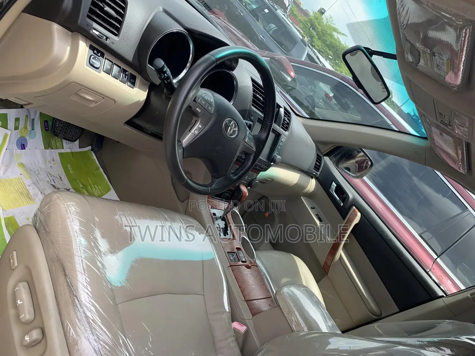 Toyota Highlander Limited 2010 Gold