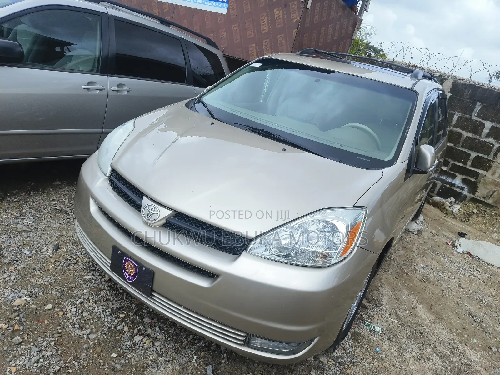 Toyota Sienna XLE AWD 2005 Gold