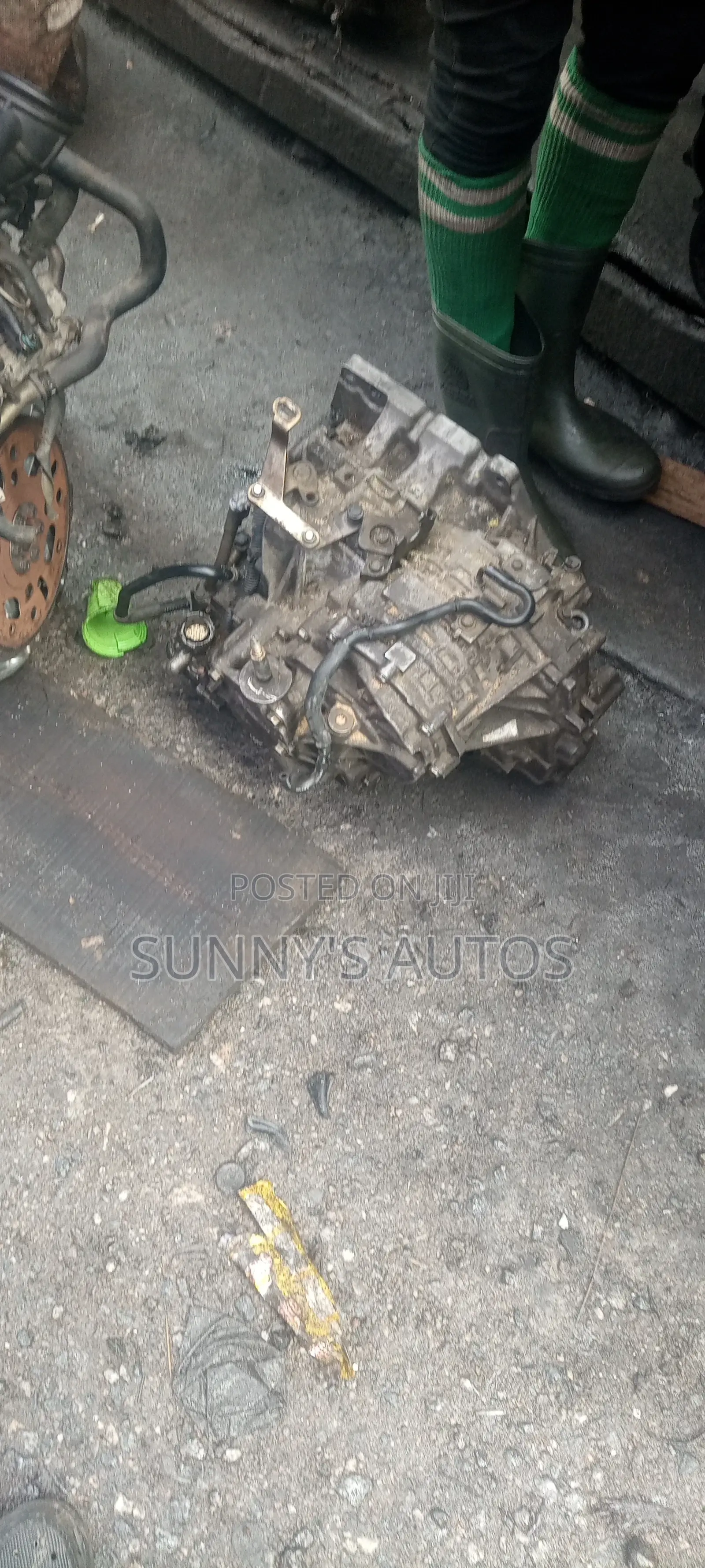 Transmission for Nissan Versa 2008.