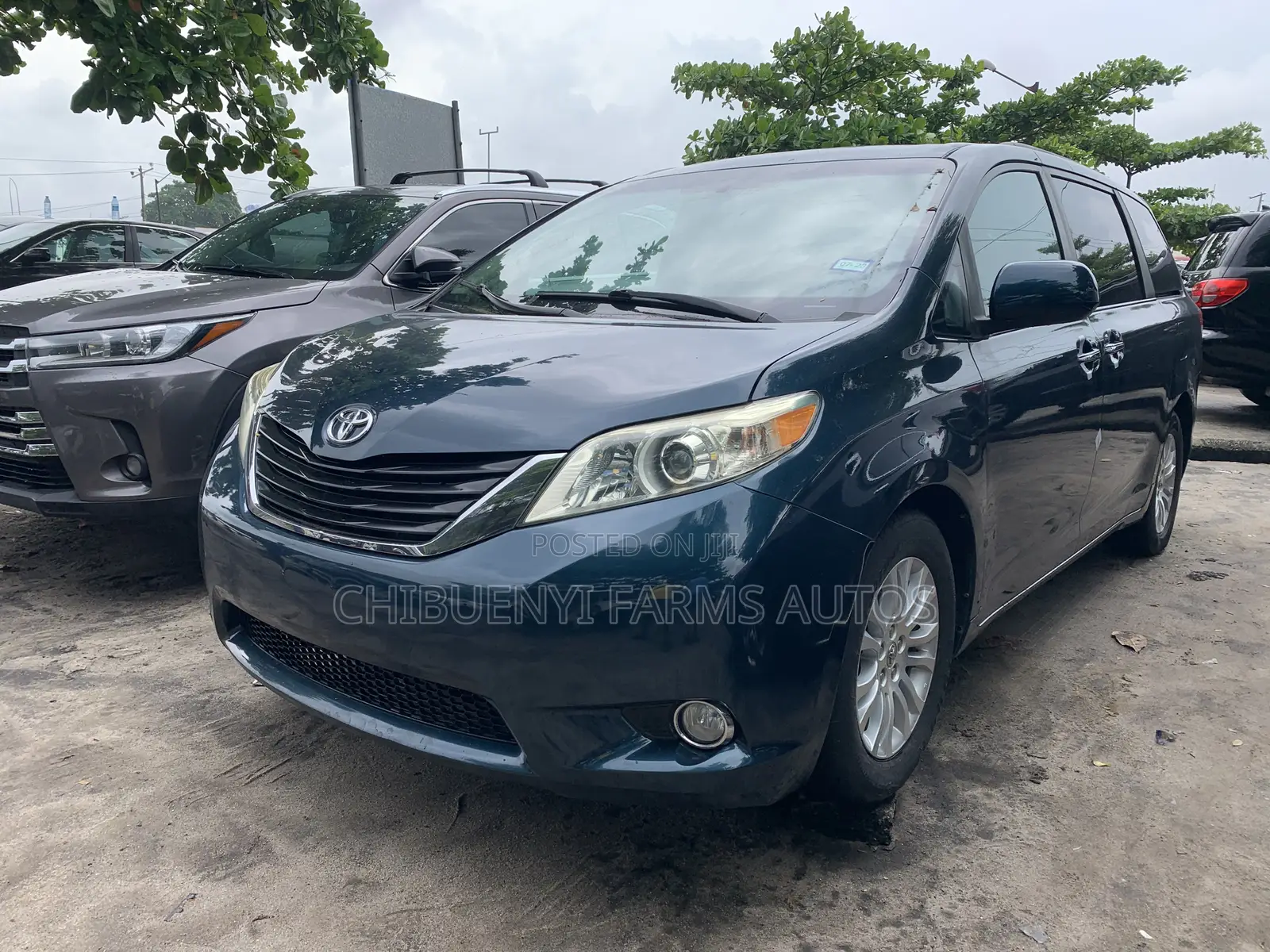 Toyota Sienna XLE FWD 8-Passenger 2013 Green