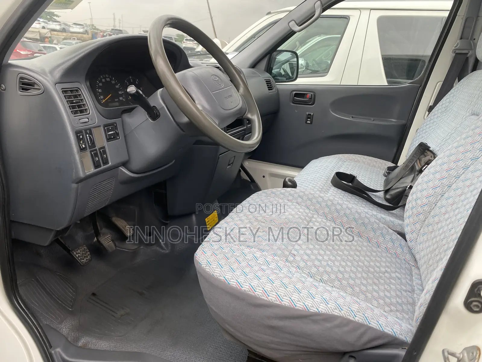 Toyota HiAce 2005 White