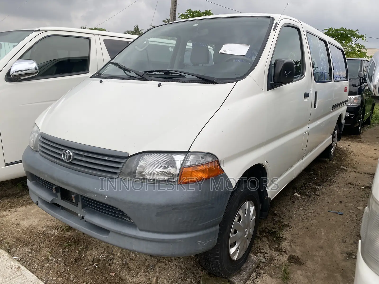 Toyota HiAce 2005 White