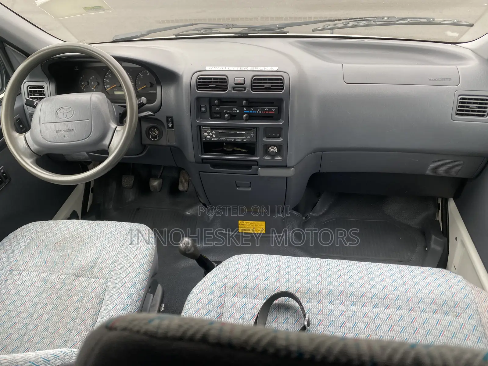 Toyota HiAce 2005 White