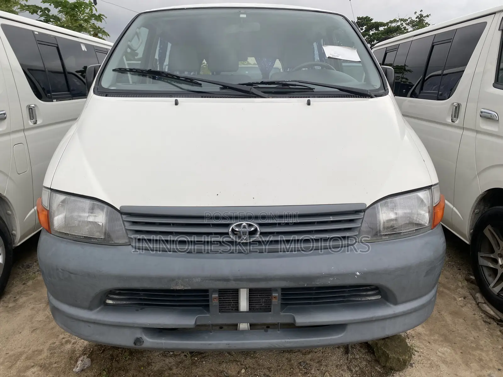 Toyota HiAce 2005 White