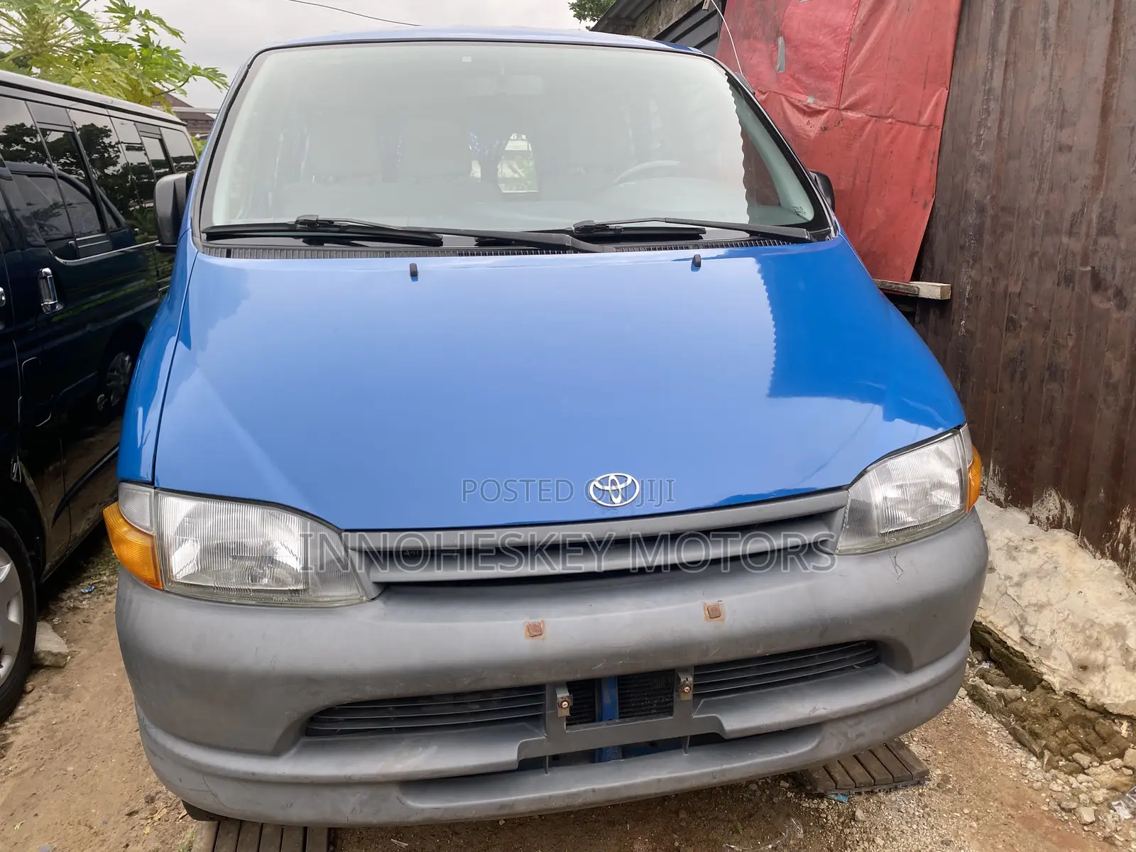 Toyota HiAce 2005 Blue