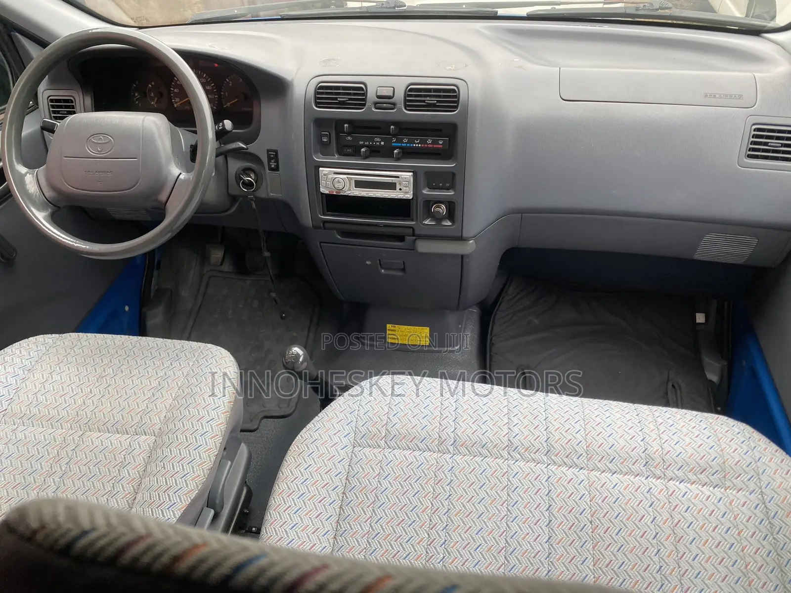 Toyota HiAce 2005 Blue