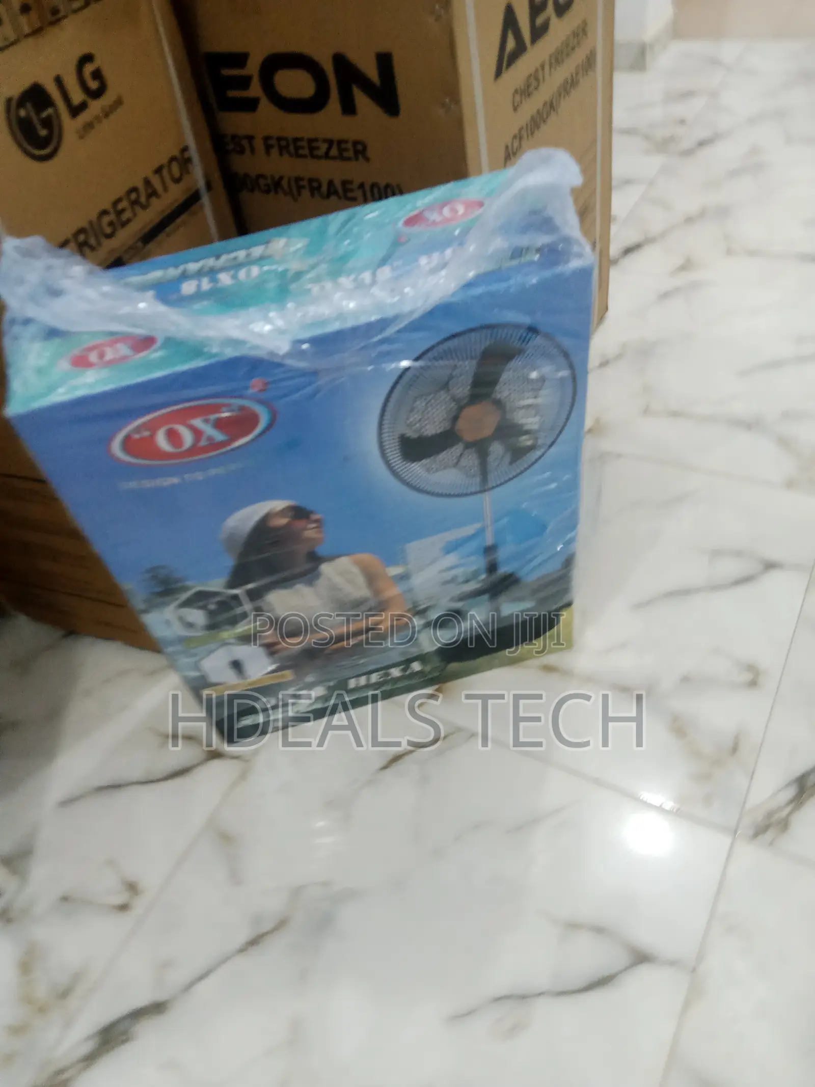 OX 18 Inch Fan > Rechargeable