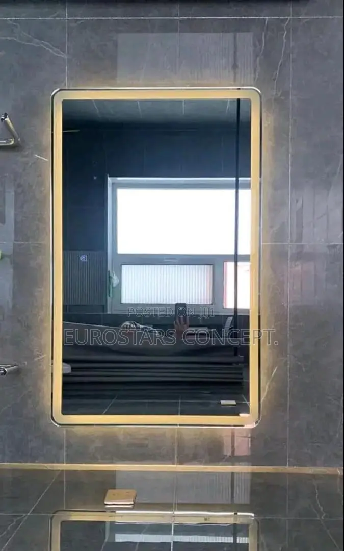 Long Plan Mirror With Lights