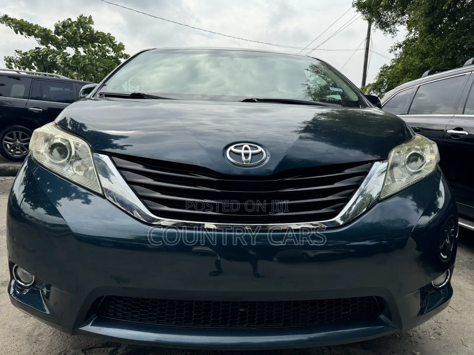 Toyota Sienna XLE AWD 7-Passenger 2013 Green
