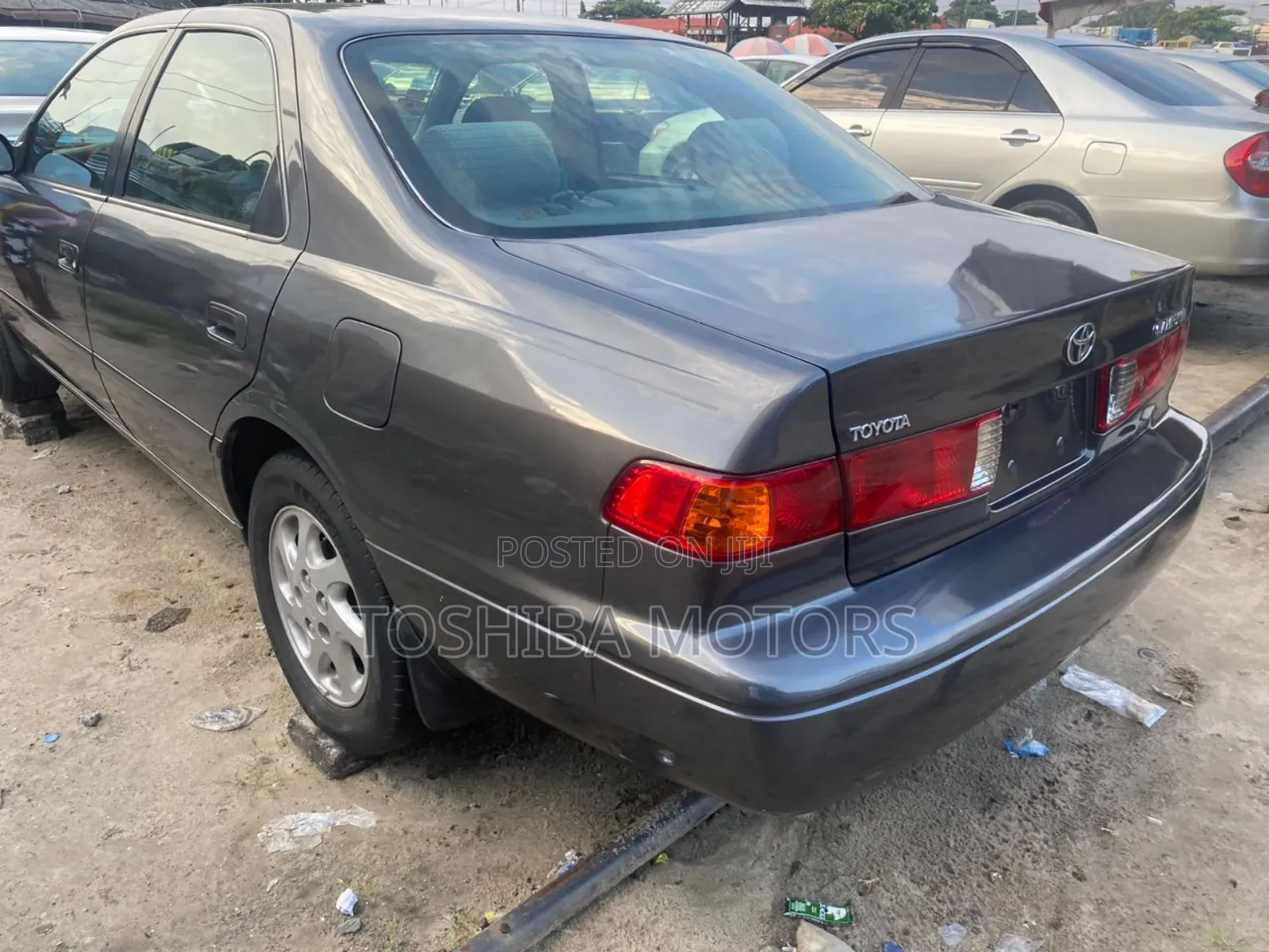 Toyota Camry LE 4dr Sedan (2.2L 4cyl 4A) 2001 Gray