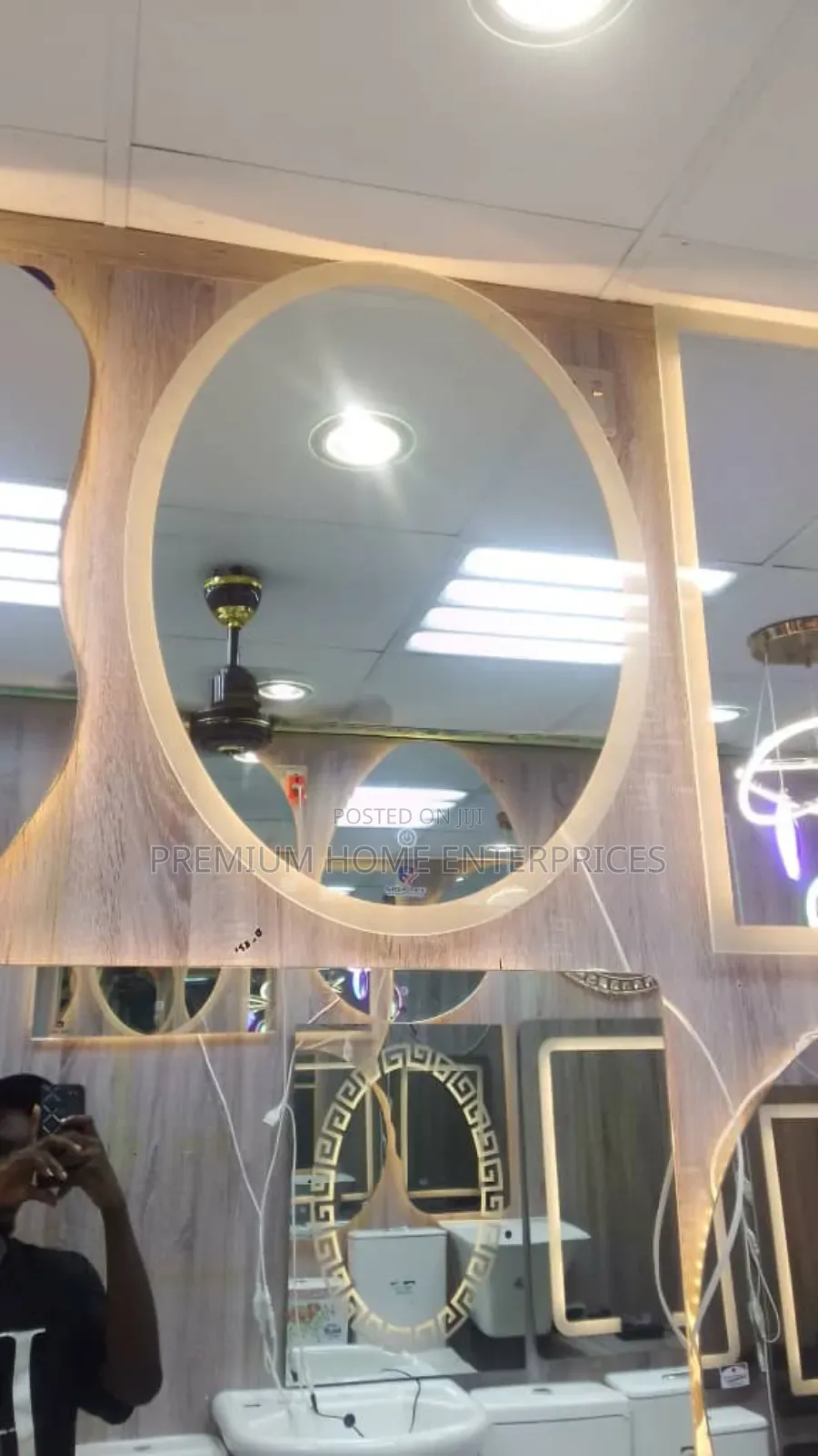 Oval Shaped 3 Led Mirror