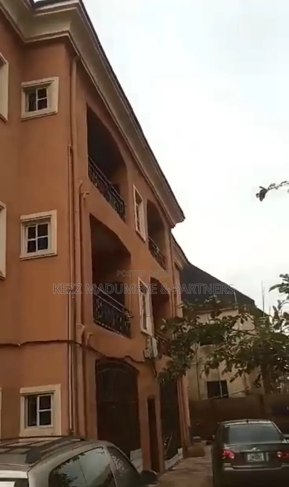 6bdrm Block of Flats in Inside An Est At for sale