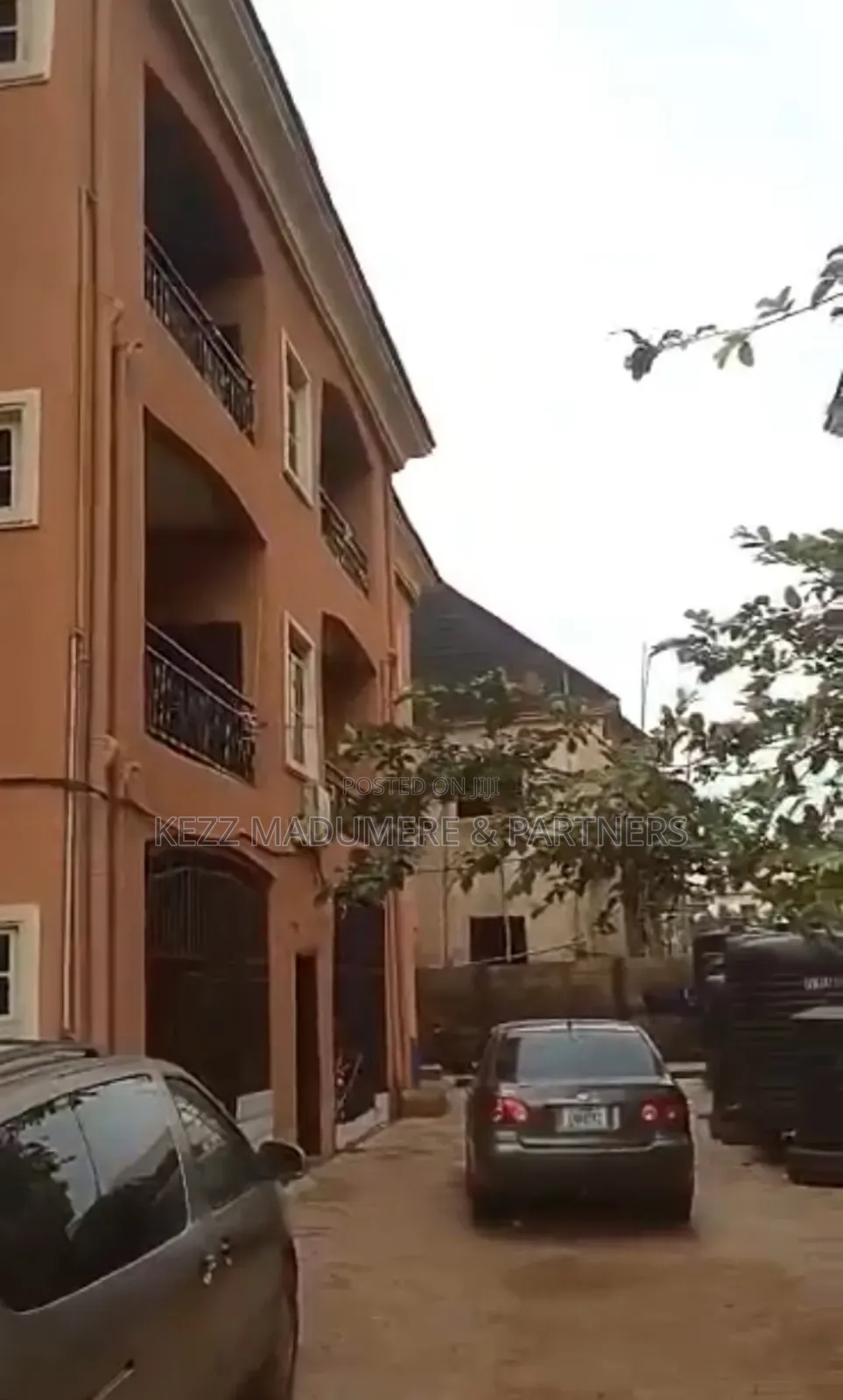 6bdrm Block of Flats in Inside An Est At for sale