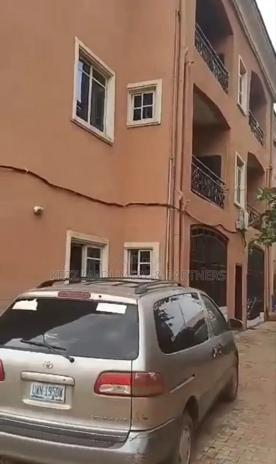 6bdrm Block of Flats in Inside An Est At for sale