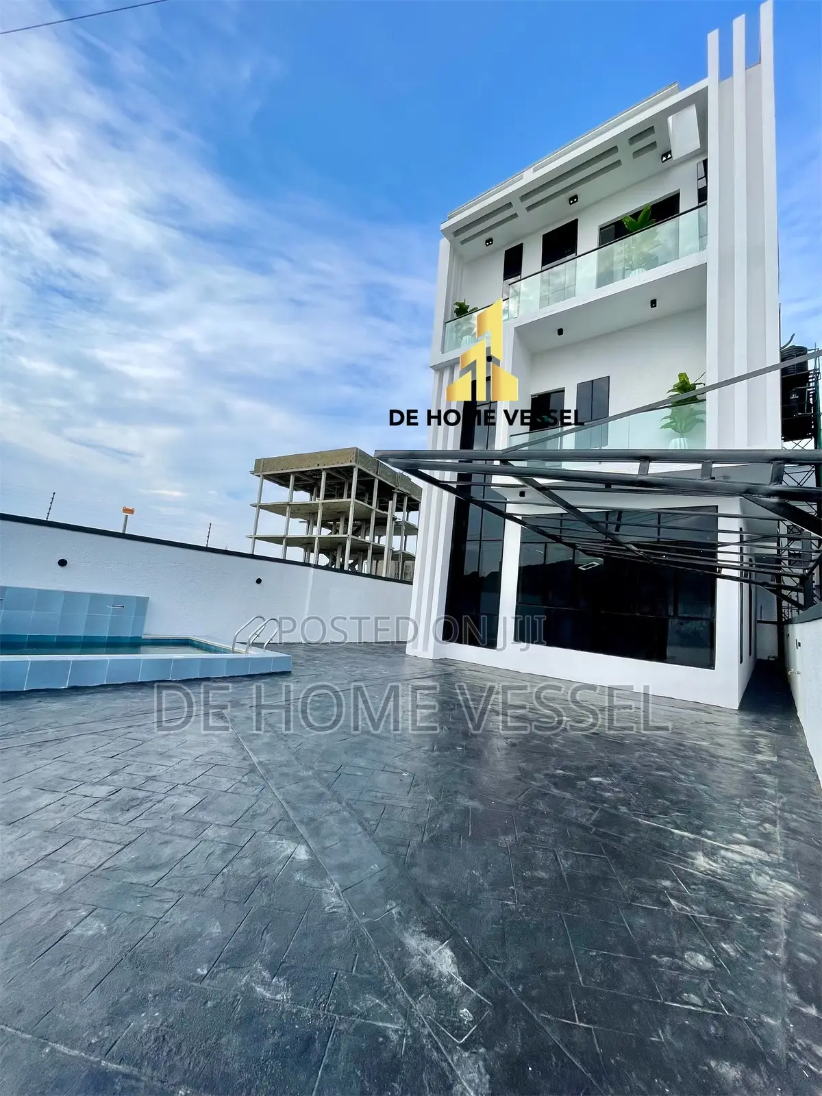 5bdrm Duplex in Lekki for sale