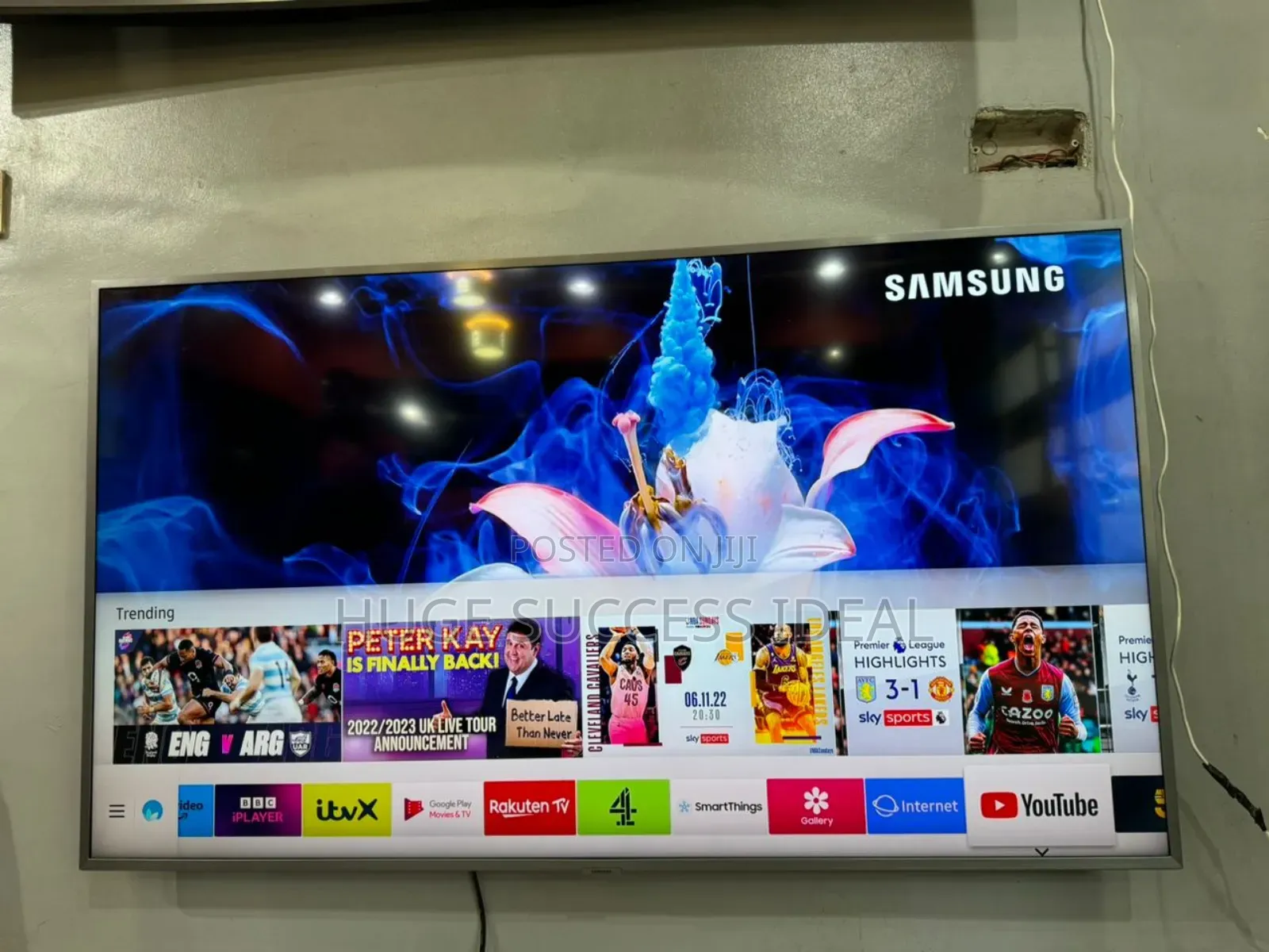 SAMSUNG 55" Series 6 Smart QLED Certified Ultra HD TV
